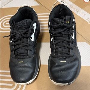 Men’s Under Armour Black Sneakers with White Accents Size 8 or women 9.5